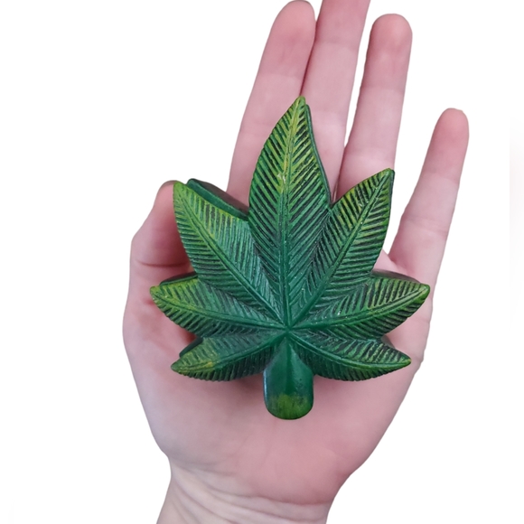 Incense burners, storage, and assorted incense cones and sticks - Picture 13 of 17